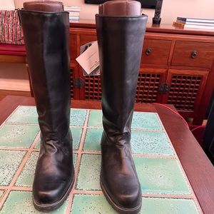 Regence Comfort Black Boots. Size 11. Waterproof Leather.